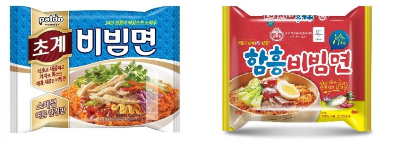팔도 ‘초계비빔면’ (오른쪽) 과 오뚜기 ‘함흥비빔면’ (왼쪽). 각사제공