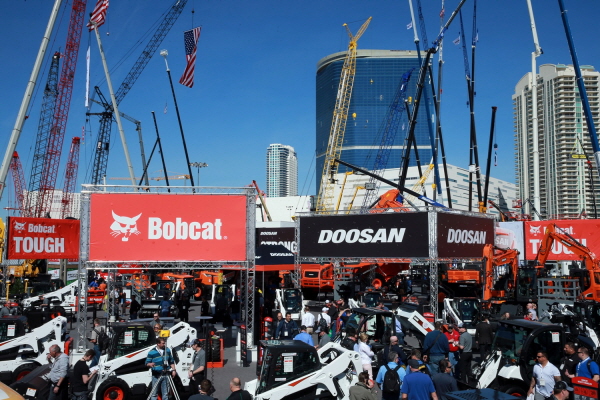 두산인프라코어 '장미빛 전망' 이어져