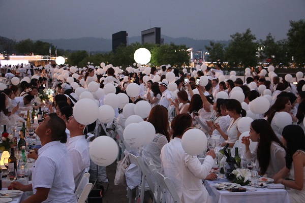 롯데카드, ‘디네앙블랑 2017’ 개최 기념 이벤트 실시