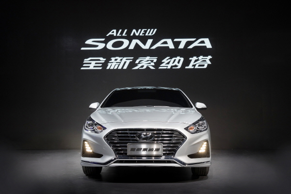 △ '2017 상하이모터쇼'에서 공개된 '올 뉴 쏘나타'.