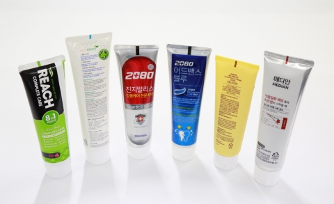 시중에 유통되고 있는 치약의 ‘아이마크’가 각기 다른 색상을 띄고 있다. 애경 제공