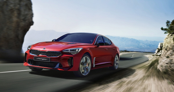 기아차, 첫 프리미엄 세단 '스팅어' 사전 계약 시작