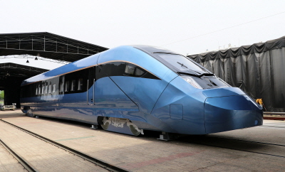 △동력분산식 고속철 실물크기 모형. /사진제공=현대로템