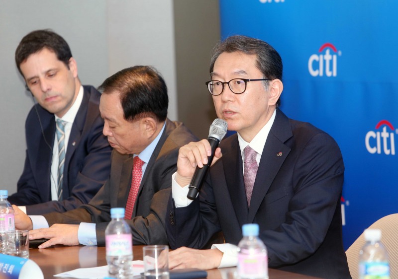 △(맨 오른쪽)박진회 한국씨티은행장