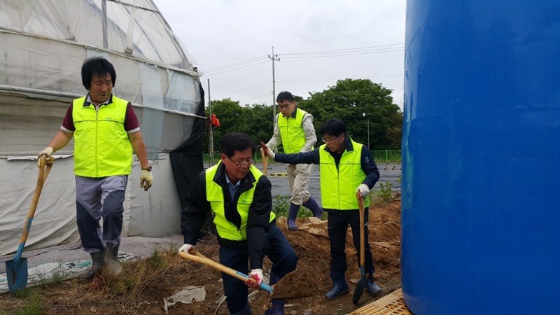 NH농협은행, 가뭄피해 극복 일손돕기