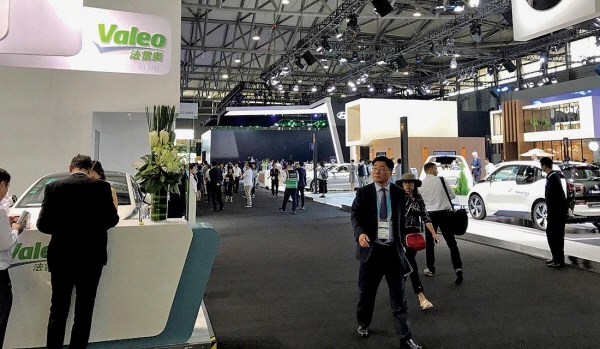 △ 지난 7일부터 9일까지 중국 상해 신국제엑스포센터에서 열린 'CES아시아 2017'. 사진=Automotive News.