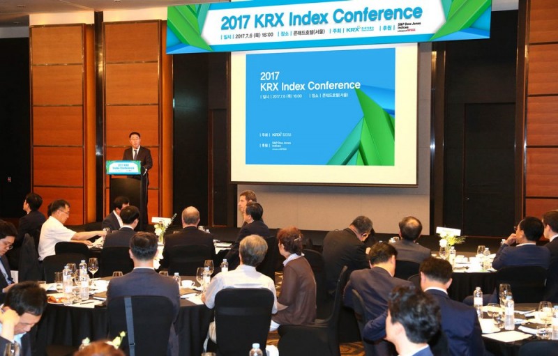 한국거래소는 6일 여의도 콘래드 호텔에서 신규지수 발표회를 겸한 '2017 KRX 인덱스 컨퍼런스'를 개최했다.