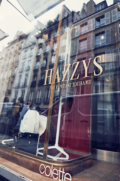 프랑스 현지 편집숍 꼴레뜨 쇼윈도에 LF의 브랜드 ‘헤지스’가 전시돼있다. LF 제공