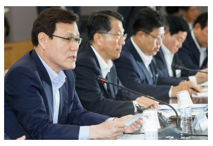금융위원회와 금융감독원은 2일 정부서울청사 금융위원회 대회의실에서 주요 시중은행장, 협회장, 주택금융공사 사장이 참석한 가운데 '주택시장 안정화 방안' 관련 간담회를 열었다./ 사진제공= 금융위