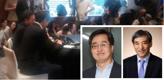 김동연 경제부총리 겸 기재부 장관(사진 왼쪽)과 이주열 한국은행 총재(우측)가 16일 서울 중구 은행회관에서 새정부 국정과제와 북한리스크 등 경제 금융 현안 인식을 공유하는 오찬회동을 가졌다./ 사진제공= 각 기관