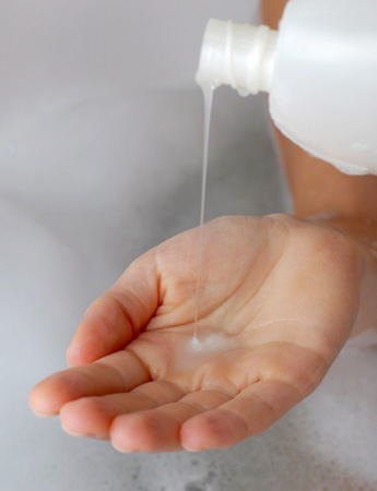 화려한 헤어스타일, 뒤따르는 두피·모발 손상… 천연샴푸로 관리해야