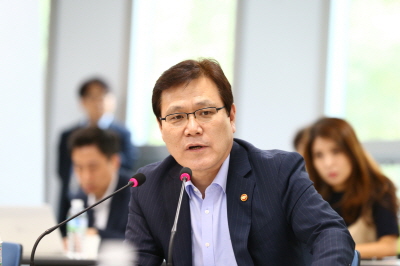 최종구 금융위원장이 30일 경기도 판교 테크노밸리에서 열린 창업·중소기업 간담회에서 발언하고 있다./ 사진제공= 금융위