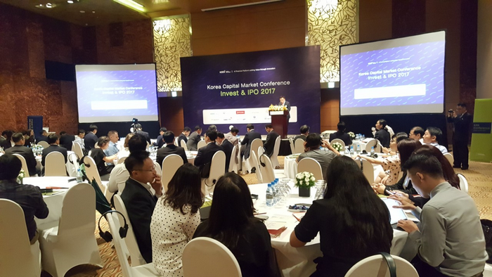 한국거래소는 5일 베트남 호치민시에서 기업공개(IPO) 유관기관과 함께 한국 코스닥시장 상장을 희망하는 기업과 관계기관을 대상으로 로드쇼를 개최했다.