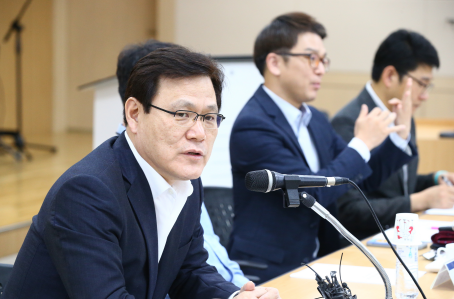 7일 서울 영등포구 이룸세터에서 열린 장애인 금융이용 제약 해소를 위한 간담회에 참석한 최종구 위원장/ 사진제공= 금융위