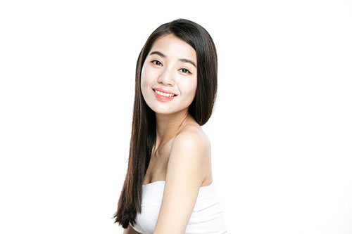 부시시 곱슬머리를 차분하게 가꿔주는 간단 헤어관리법은
