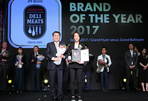 체험스토어로 새 식문화 알리는 ‘존쿡 델리미트’, 2017 올해의 브랜드 대상 수상