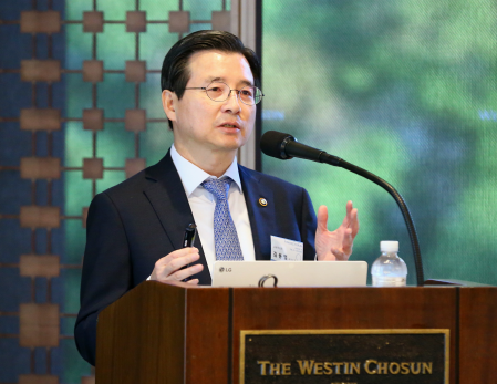 김용범 금융위 부위원장은 22일 서울 중구 웨스틴조선호텔에서 카이스트(KAIST) 경영대학 초청으로 '21세기 금융비전 포럼'에 참석해 '생산적 금융과 포용적 금융'에 대해 강연했다./ 사진제공=금융위