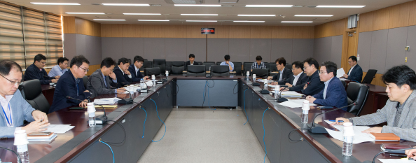금융위원회는 9일 정부서울청사에서 김용범 부위원장 주재로 '금융시장 점검회의'를 개최했다./ 사진제공=금융위