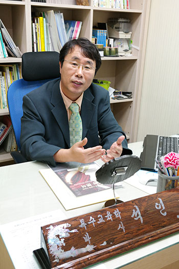 ▲사진:푸른나무진로적성연구소장 석인수박사