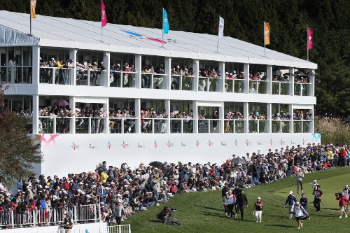 CJ컵 결승전을 보기 위해 모인 갤러리들이 저스틴 토머스의 경기를 관전하고 있다. JNA GOLF 및 CJ그룹 제공