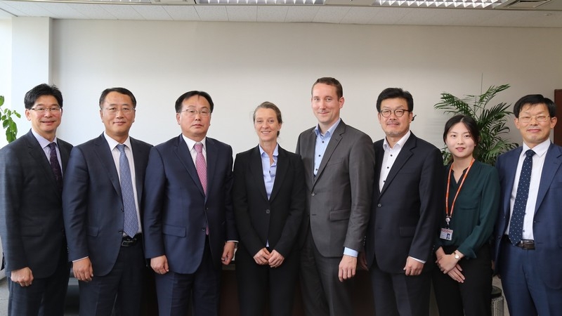 독일 잘란트주 경제진흥공사 관계자 등이 지난 24일 오후 코스닥협회를 방문해 코스닥기업의 독일 진출 관련 두 기관의 상호협력 방안에 대해 논의했다./자료=코스닥협회