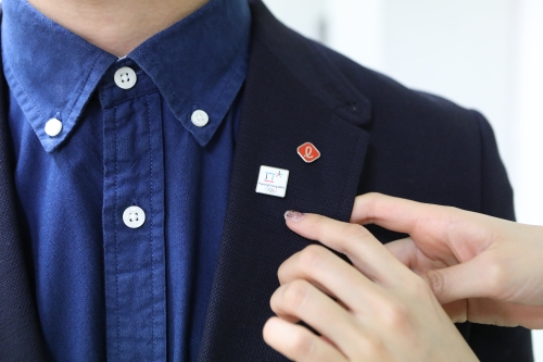 롯데백화점 평창 동계올림픽 홍보 배지. 롯데백화점 제공