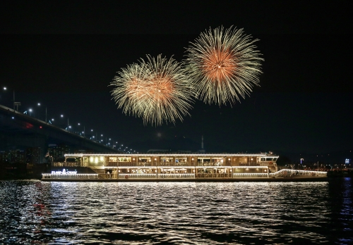 불꽃 크루즈 전경. 이랜드 제공