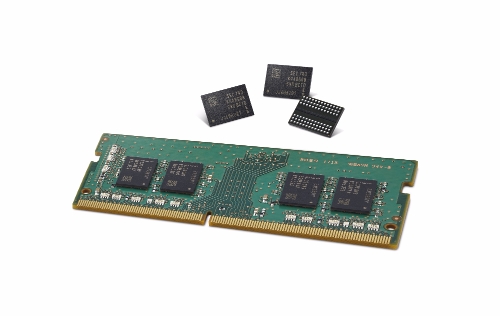 △삼성전자가 세계 최초로 양산을 시작하는 ‘1y나노 공정기반 8Gb DDR4 D램’ 제품