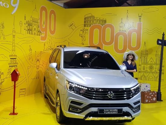 ‘2018 코란도 투리스모’ 전면부 모습. 사진=유명환 기자.