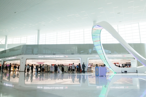 신라면세점 인천공항 제2여객터미널(T2) 화장품·향수 매장. 호텔신라 제공