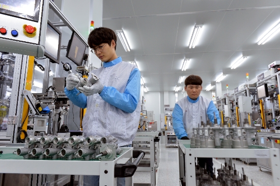 6일 현대모비스가 독자 개발한 최첨단 제동‧주차 기술을 글로벌 부품업체 중 두 번째로 국내 업체 최초로 본격 공급한다. 사진=현대모비스.