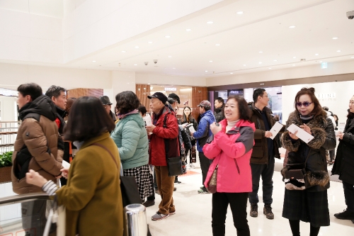 지난해 12월 5일 신라면세점 서울점을 방문한 중국 관광객. 호텔신라 제공