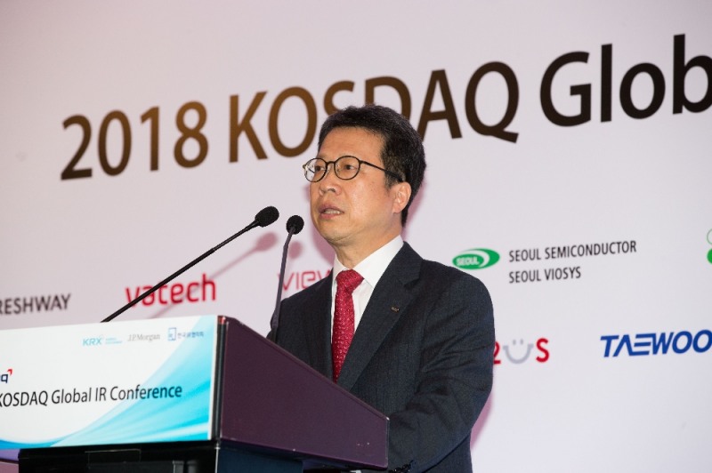 정지원 한국거래소 이사장이 8일 홍콩에서 개최된 ‘코스닥 글로벌 IR 컨퍼런스’에서 개회사를 하고 있다.