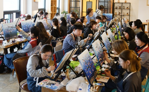 KEB하나은행, 평창 패럴림픽 자원봉사자 위한 힐링타임 마련 / 사진= KEB하나은행