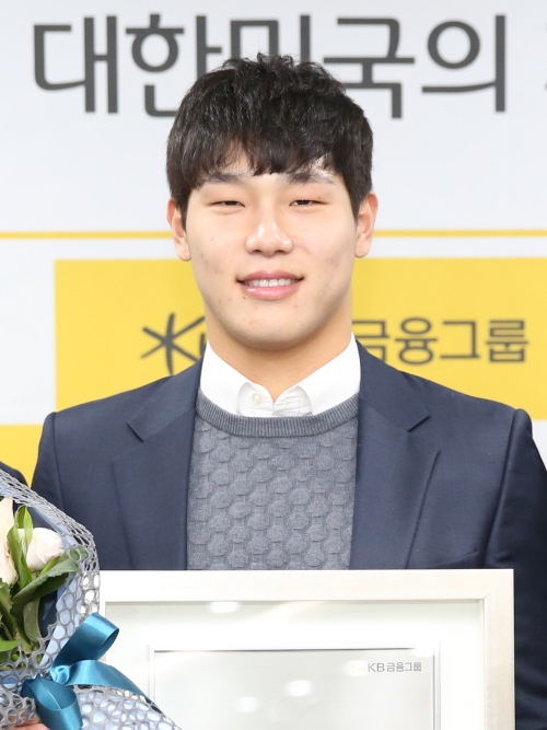 '썰매 황제' 윤성빈 선수, KB국민은행 매직카 모델로