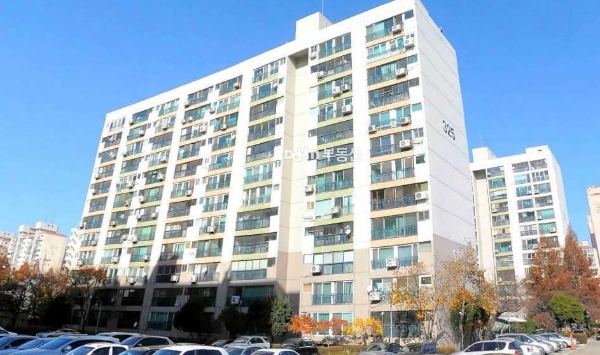 '신반포 12차 아파트'. / 사진=다음 로드뷰.