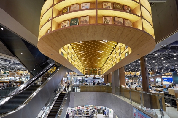 용산 아이파크몰 내 위치한 영푼문고. 현대아이파크몰 제공