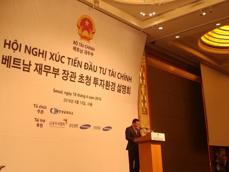 딩 띠엔 중(Ding Tien Dung) 베트남 재무부 장관이 18일 서울 명동 롯데호텔에서 열린 베트남 재무부 장관 초청 투자환경 설명회에서 기조연설을 하고 있다.