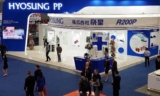 중국 상해에서 열리는 차이나플라스 2018에 참가한 효성 부스 모습. 사진=효성.