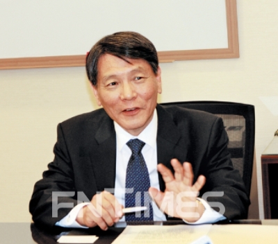 손상호 한국금융연구원장은 한국금융신문과의 인터뷰에서 “금융 디지털화 시대의 고객경험(customer experience)에 대한 이해도를 높이고 정보화 시대에 제기될 수 있는 각종 금융소비자 보호 이슈에 대응하려 한다"고 말했다.