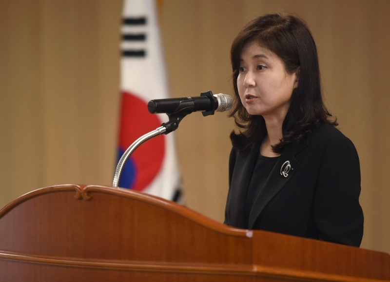 임지원 신임 금융통화위원이 17일 오전 서울 중구 세종대로 한국은행 본관 대회의실에서 열린 문재인 대통령 임명장 전달식에서 인사말을 하고 있다. /사진제공=한국은행