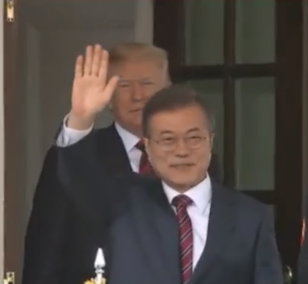 백악관에 도착한 문재인 대통령, / 사진=YTN캡쳐.