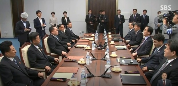 1일 오전 10시 판문점 남측 지역 '평화의 집'에서 남북 고위급 회담이 열렸다. / 사진=SBS캡쳐.