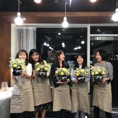 GS홈쇼핑 사내 자기계발 수업에 참여한 임직원들. GS홈쇼핑 제공