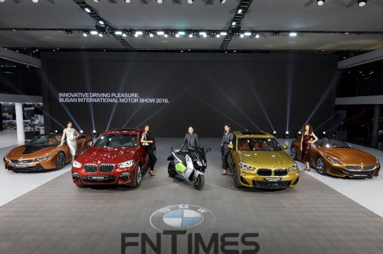 BMW의 i8 로드스터(왼쪽부터), 뉴 X4, 모토라드 뉴 C 에볼루션, 뉴 X2, 컨셉트 Z4. 사진=BMW코리아.