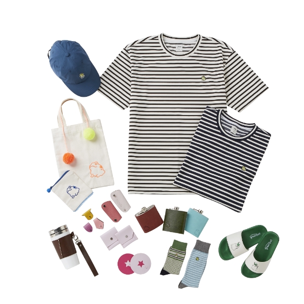 하이트진로 참이슬과 패션 브랜드 협업 상품. 현대백화점그룹 제공