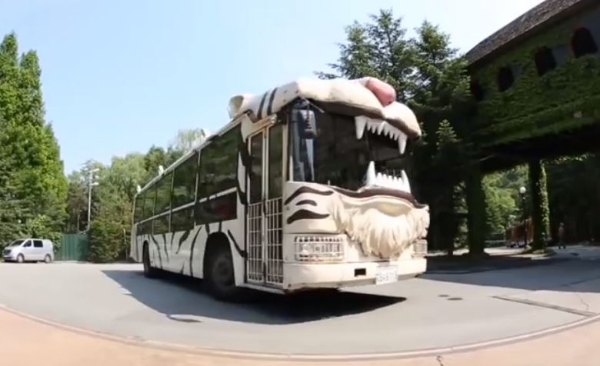 사파리 전용 차량. 에버랜드 공식 유튜브 캡처