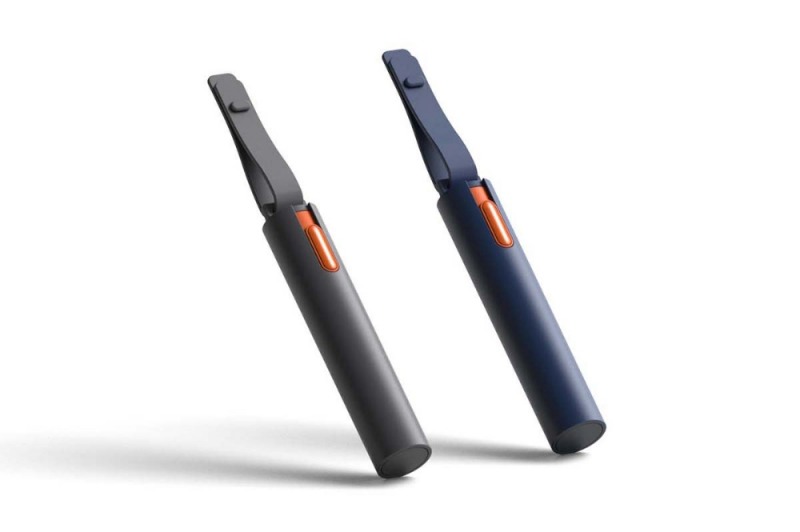 △지름 0.8cm, 높이 8cm의 립스틱 모양을 갖춘 ‘마이 히어로’ 제품사진 / 사진=SK텔레콤