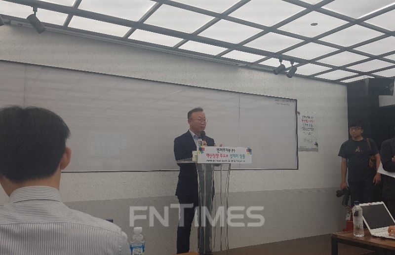 △석종훈 중소벤처기업부 창업벤처혁신실장이 24일 강남 패스트파이브 6층에서 상반기 벤처투자동향을 발표하고 있다./사진=전하경 기자