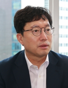 이상국 IBK기업은행 디지털그룹 부행장은 한국금융신문과의 인터뷰에서 “오픈플랫폼을 기반으로 향후 더많은 핀테크 기업들과 새로운 사업을 발굴해 나갈 예정”이라고 말했다.